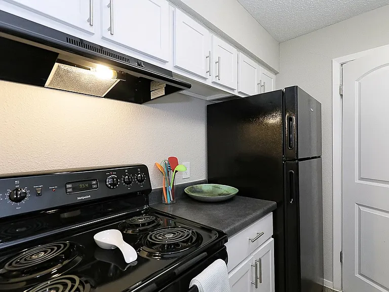 City Crest Apartments — Photo 100