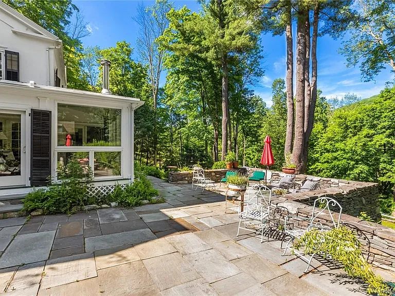 31 Kittredge Dr — Photo 25