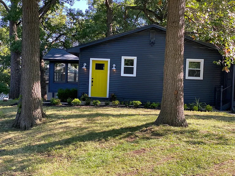 9 Lake Grove Clb — Photo 5