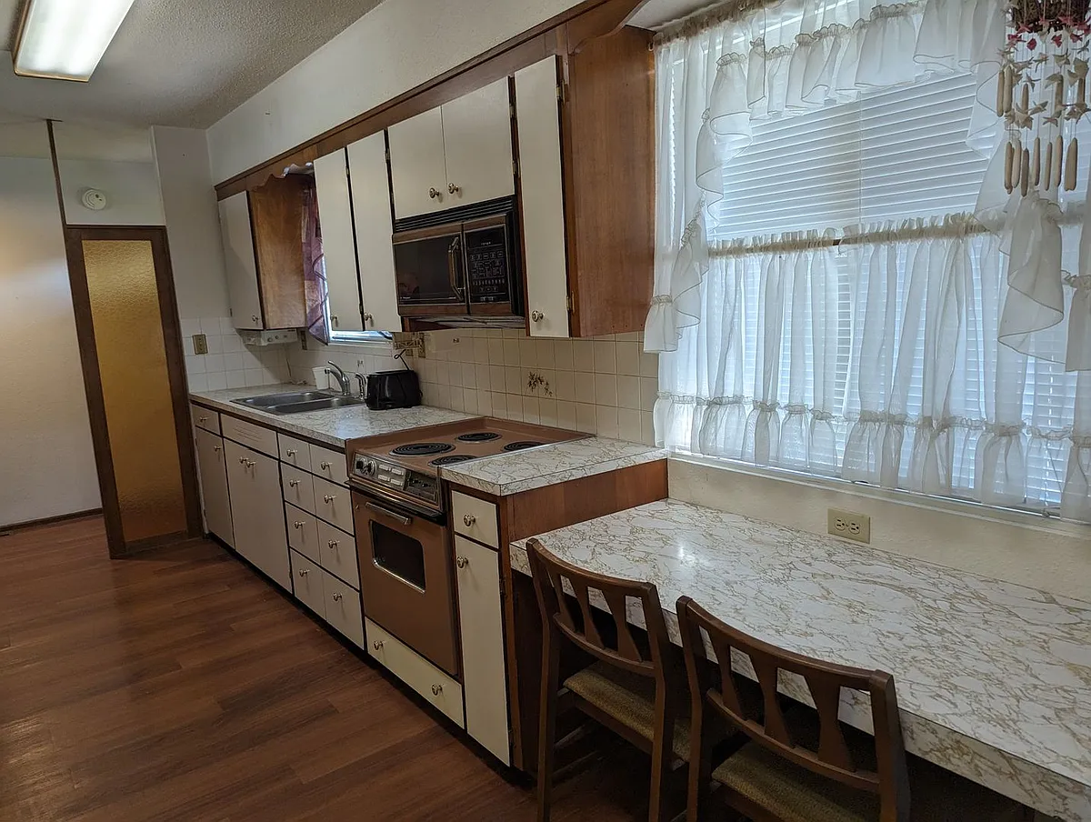 Building Photo - 527 Linden Dr