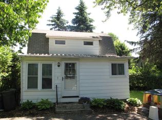 75 1/2 E Lake St, Skaneateles, NY 13152