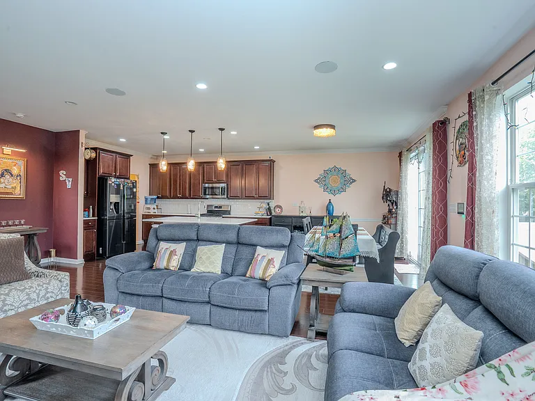 7 Jasmine Dr — Photo 3