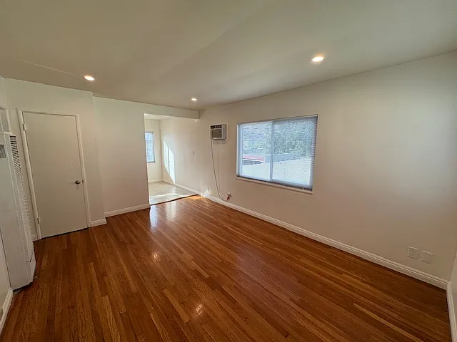 119 E Chestnut St — Photo 5
