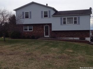 190 Oswego Rd, Pleasant Valley, NY 12569