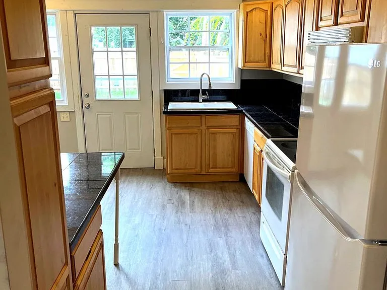 4805 Illinois Ave — Photo 8