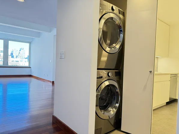 305 East 63rd Street image 4 of 9