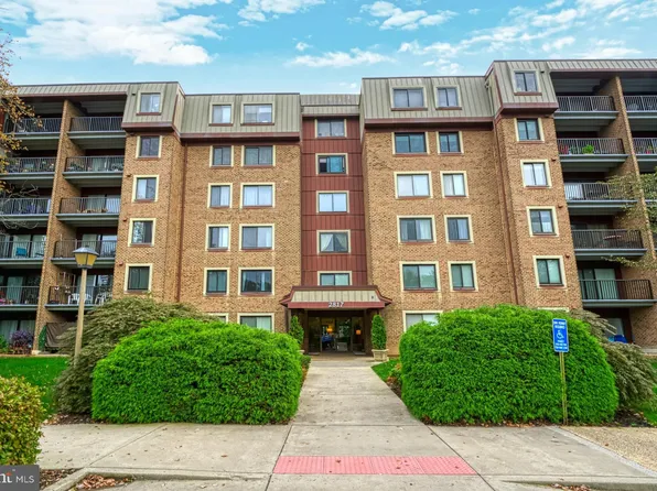 2817 Jermantown Rd APT 601, Oakton, VA 22124