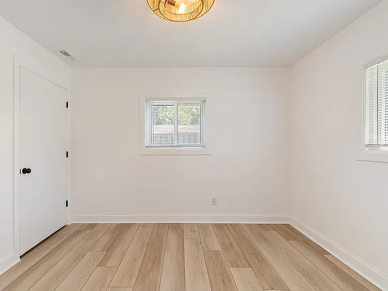 2050 Byron Dr — Photo 23
