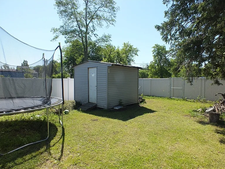 241 Tyler St — Photo 22