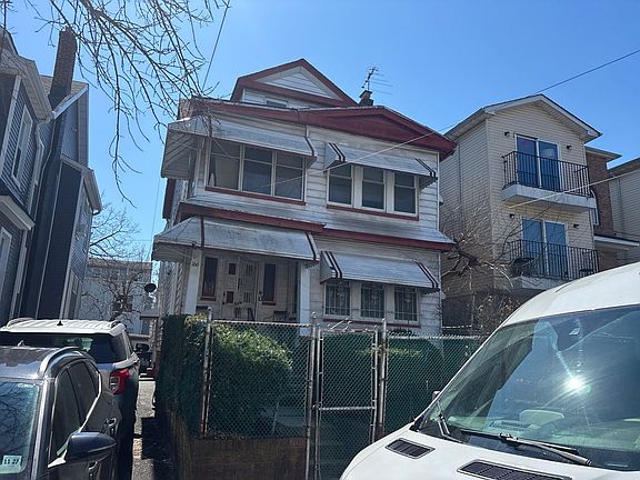 3rd image of 166 Scheerer Ave