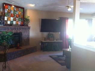 16221 Tao Rd, Apple Valley, CA 92307