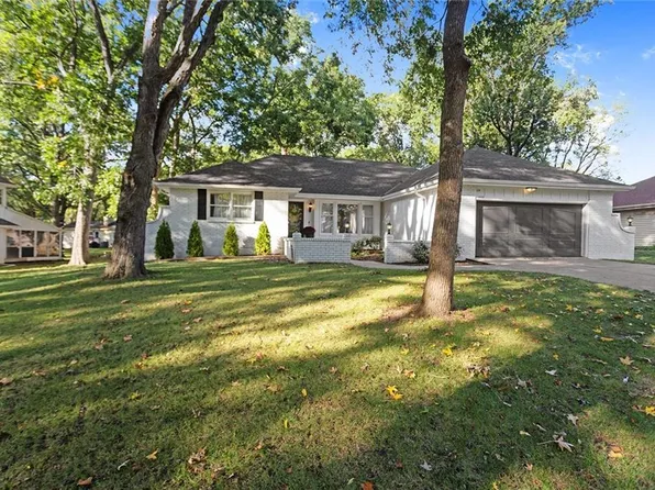 1108 E 109th St, Kansas City, MO 64131