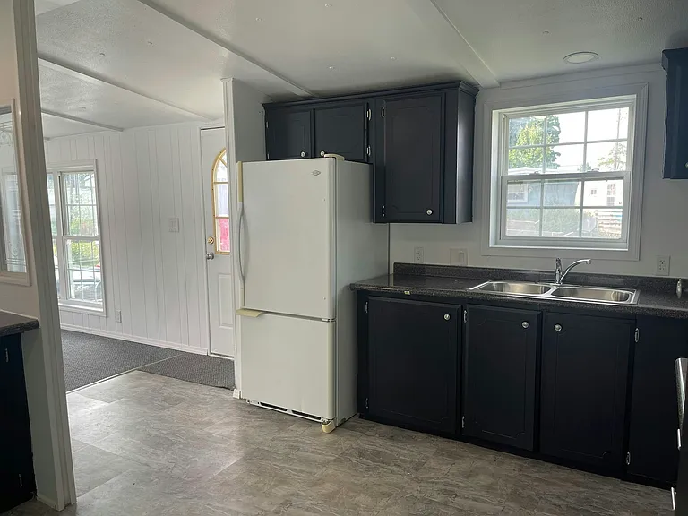 2713 Everett Dr — Photo 24