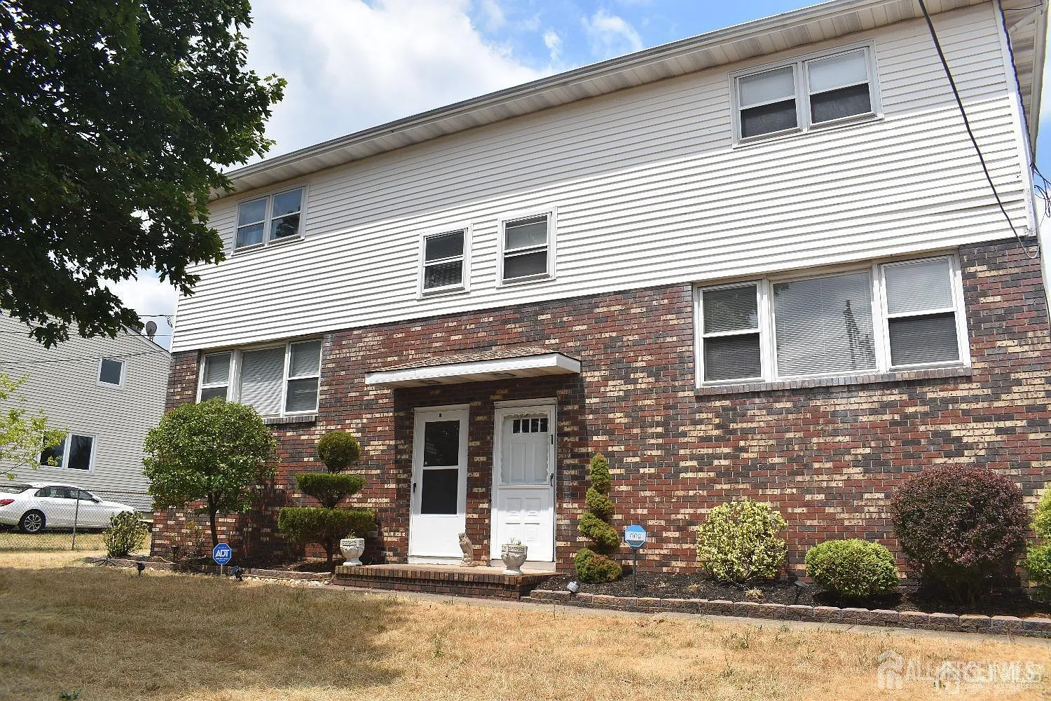 3 bed, 1.5 bath, $3,000 — Photo 1