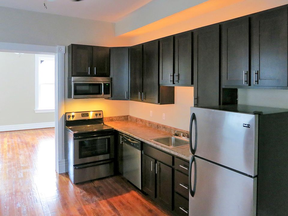1st image of 2827A Indiana Ave