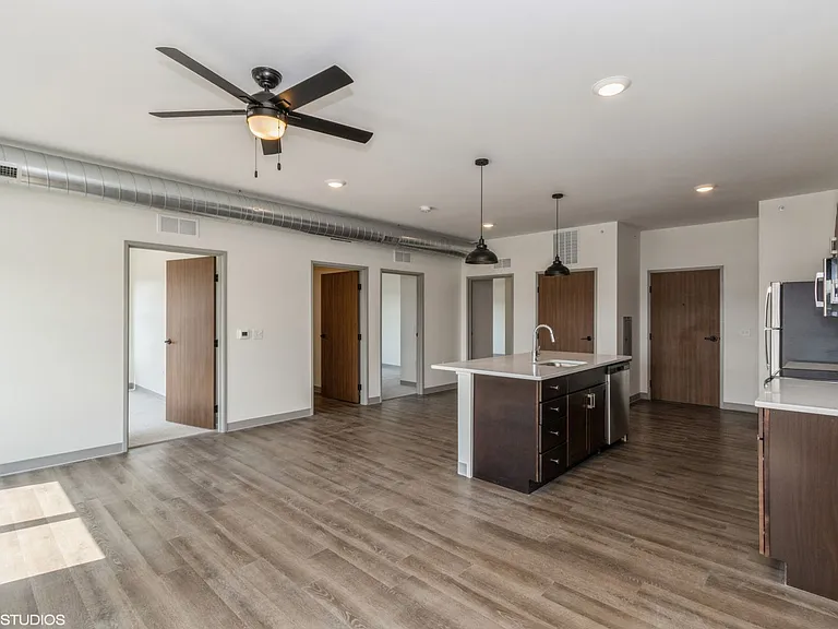 The Leo at the Hub Apartments — Photo 83