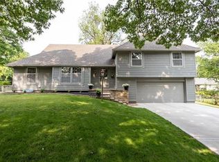 25 E 113th Ter, Kansas City, MO 64114