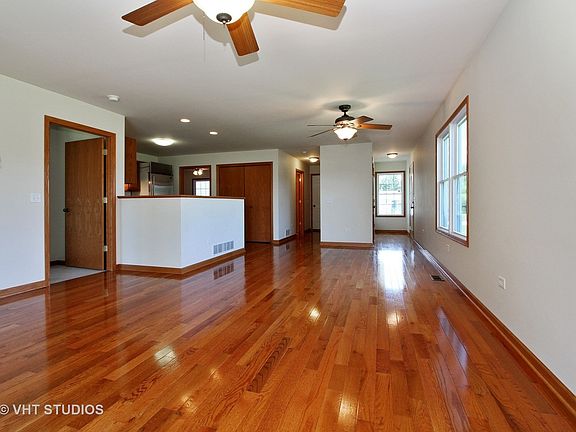 4th image of 738 Carlisle Dr