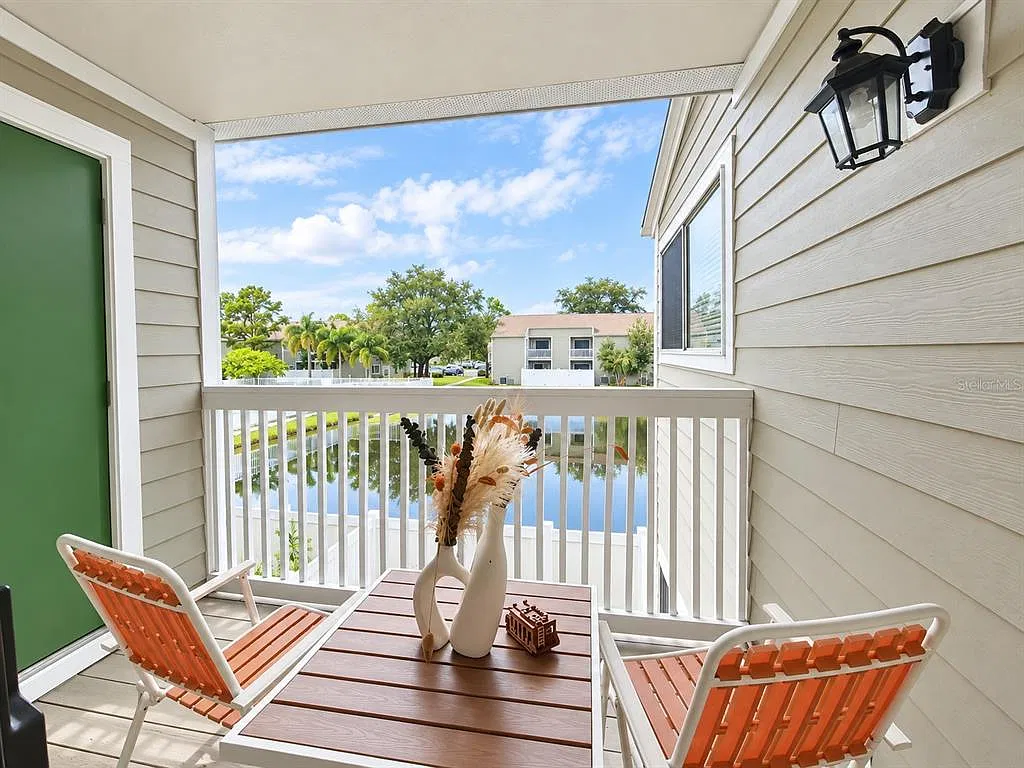 1 bed, 1.0 bath, 755 sqft, $1,700 — Photo 3