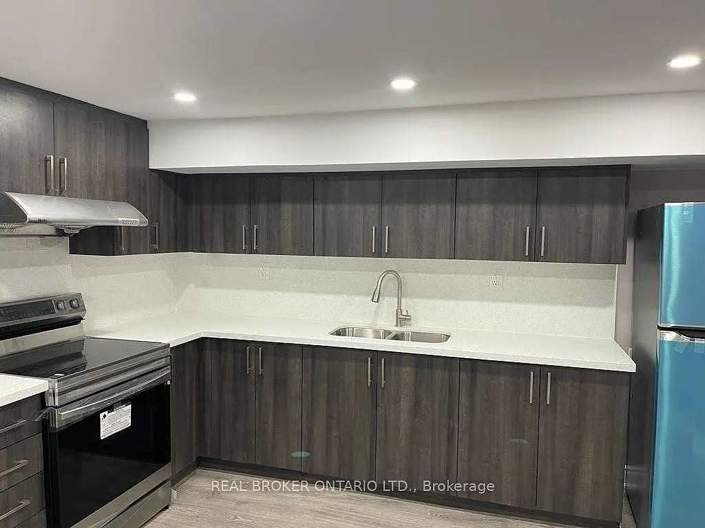 3 bed, $2,200 — Photo 2