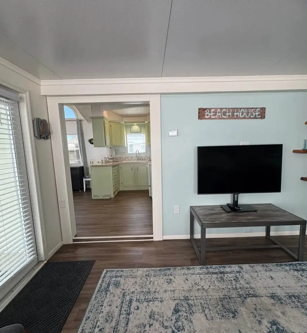 10721 US 98, Dade City, FL 33525 1 bedroom 1 bath Florida Room — Photo 2
