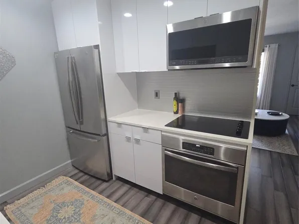 2250 Bering Dr, Houston, TX 77057