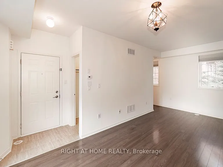 401 Beechgrove Dr #61 — Photo 2