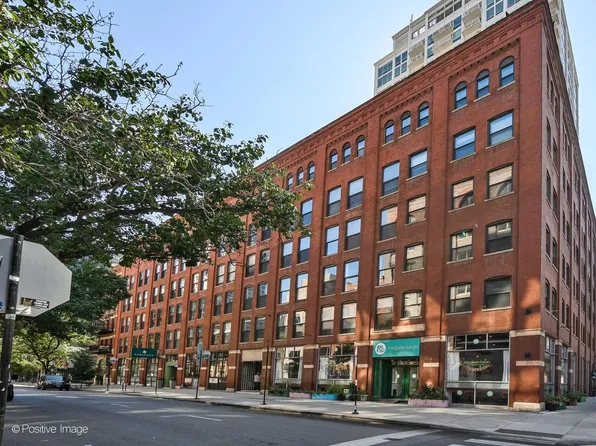 225 W Huron St APT 403, Chicago, IL 60654