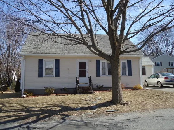 671 Beacon St, Lowell, MA 01850