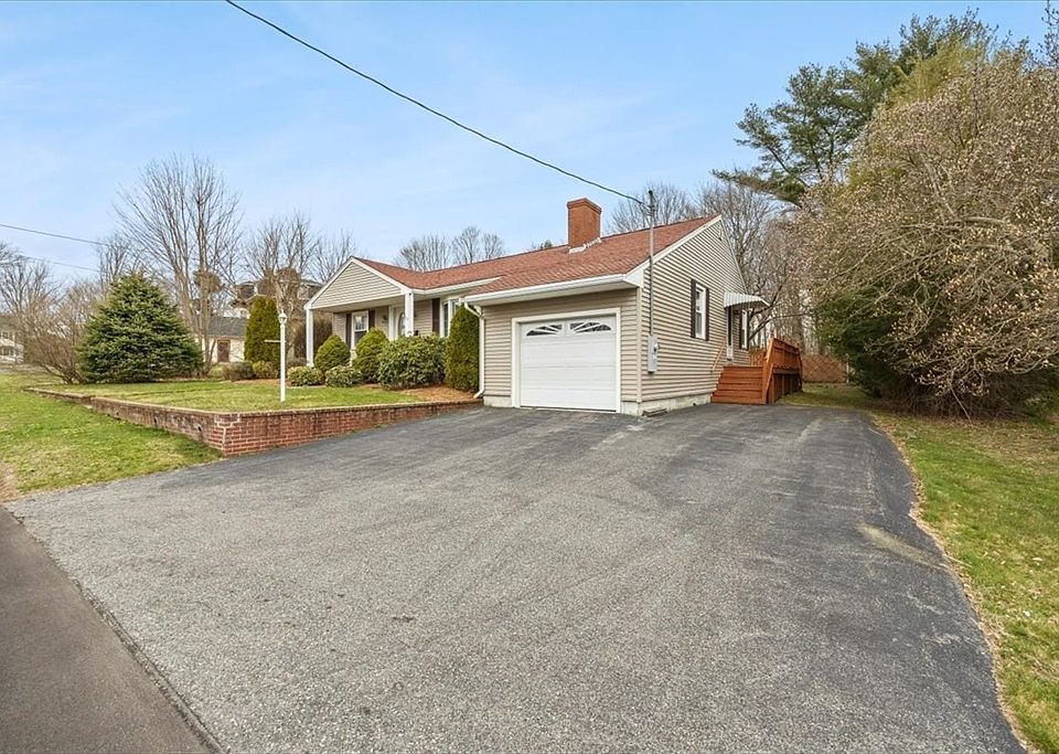 137 Briggs St, Taunton, MA 02780 Zillow