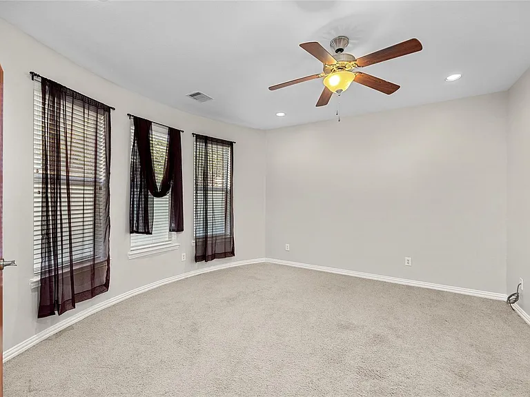 1614 Stuart St — Photo 7