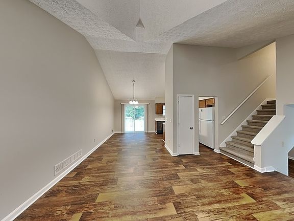 5th image of 10412 Tara Blvd