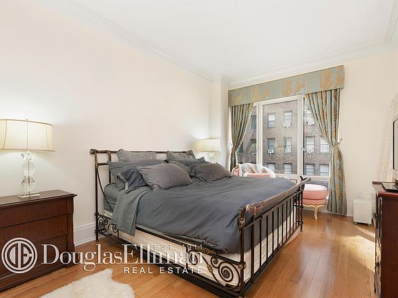 4th image of 205 W 76th St APT 8F