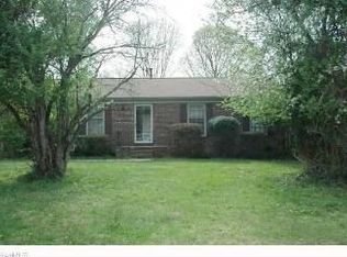 1912 Wickham Ct, High Point, NC 27265