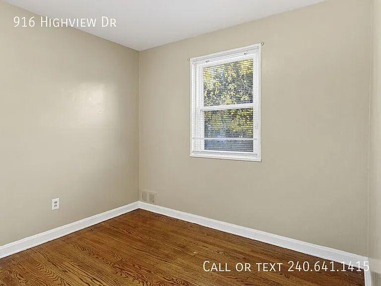 916 Highview Dr — Photo 8