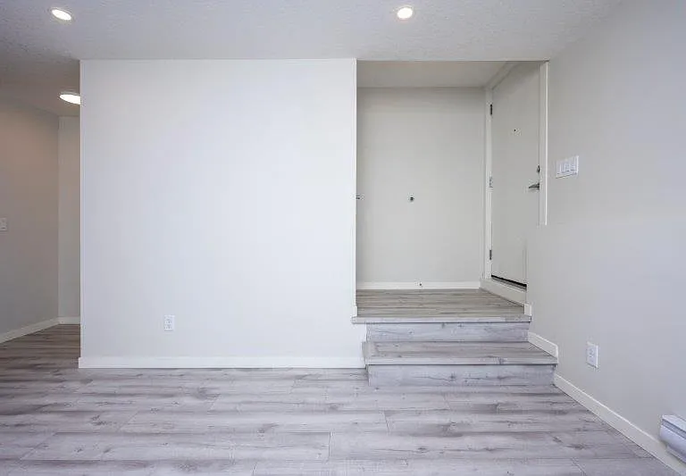 20569 Seton Way SE — Photo 1