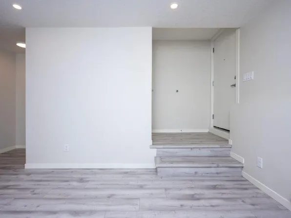20569 Seton Way SE, Calgary, AB T3M 2P2