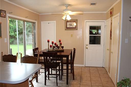 3rd image of 315 Bills Ave