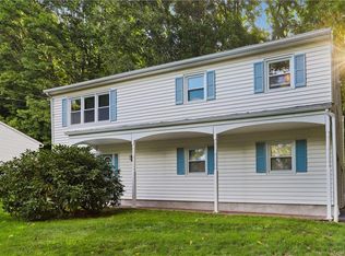 152 Locust Ave, Cortlandt Manor, NY 10567