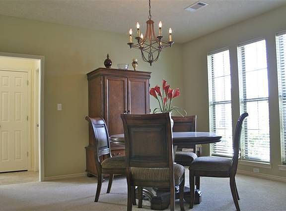 5th image of 440 S Oaks Dr