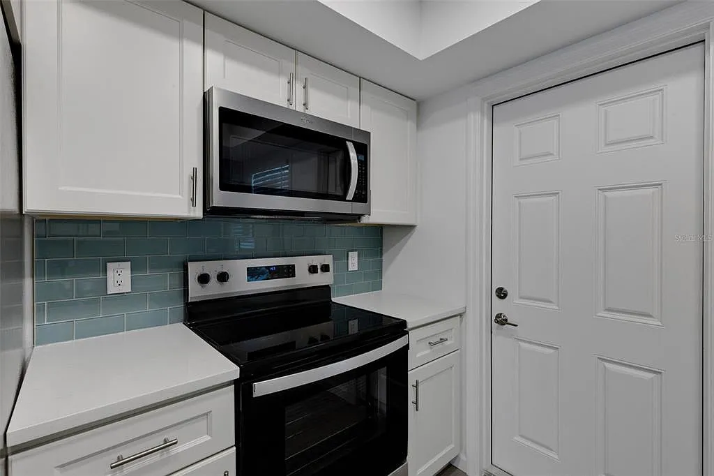 2 bed, 1.0 bath, 1180 sqft, $2,000 — Photo 4