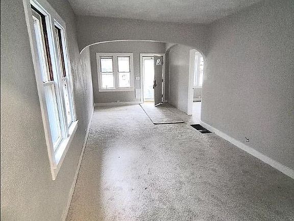 2nd image of 126 Worthington St
