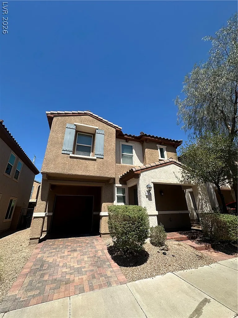 3 bed, 2.5 bath, 1435 sqft, $1,795 — Photo 1