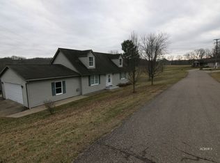 44 Hillview Dr, Gallipolis, OH 45631