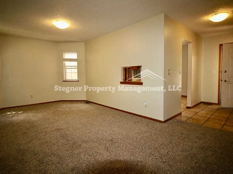3950 W 12th St #6 — Photo 8