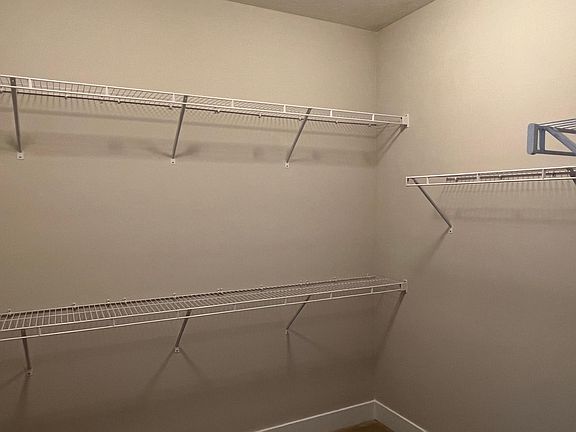 2nd image of 1050 Valentine Ln