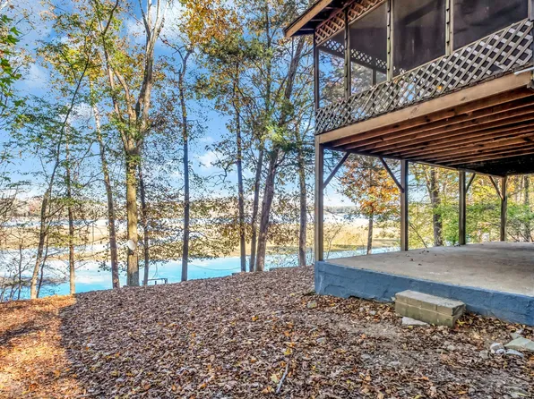 392 Maxine Nelson Rd, Parsons, TN 38363