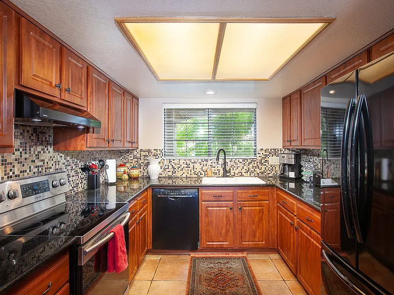 500 S Farrell Dr #M81 — Photo 5