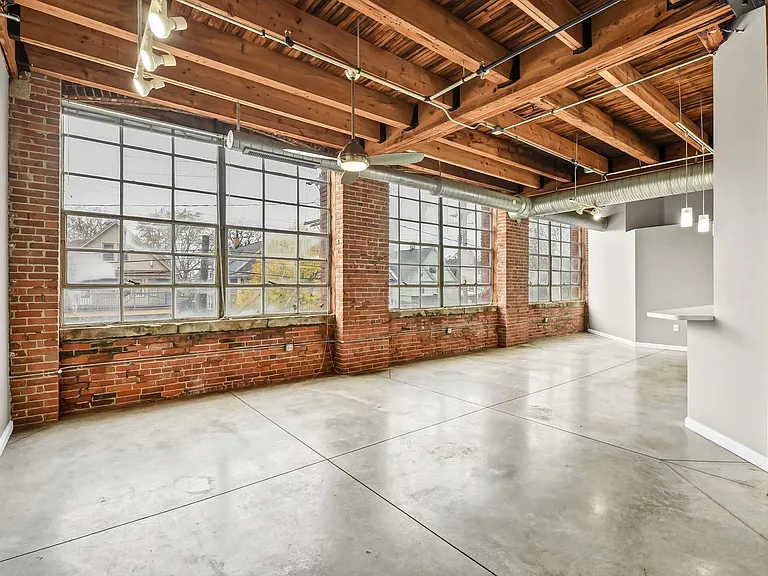 SoHo Lofts — Photo 9