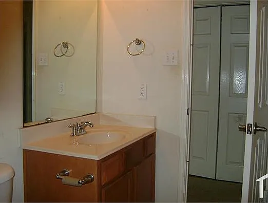 3 bed, 1385 sqft, $2,099 — Photo 3
